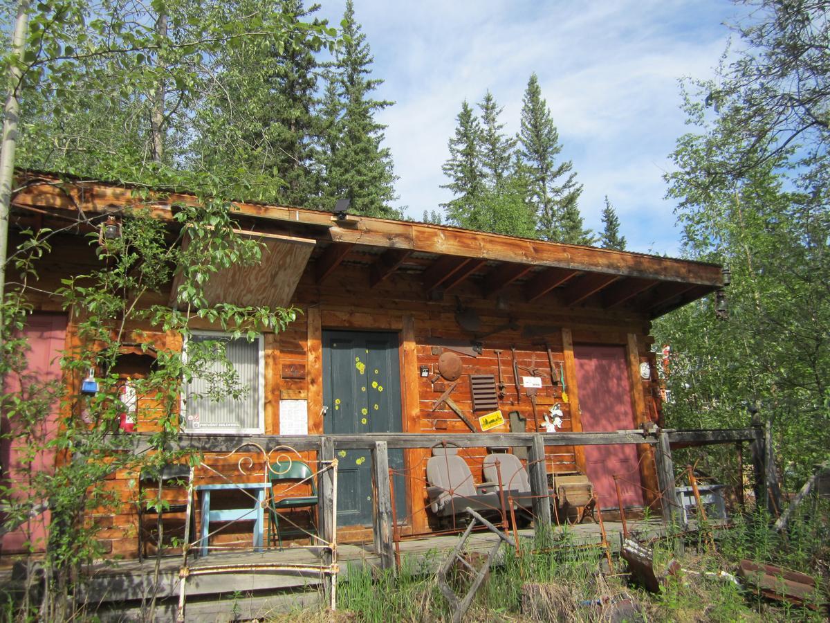 Dawson City River Hostel Exterior photo