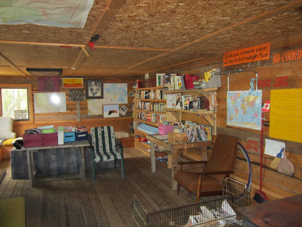 Dawson City River Hostel Exterior photo