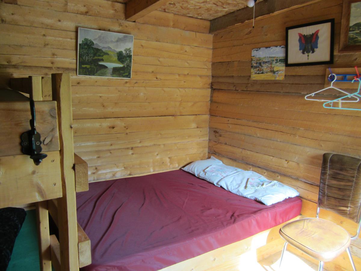 Dawson City River Hostel Exterior photo