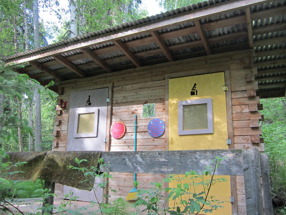 Dawson City River Hostel Exterior photo